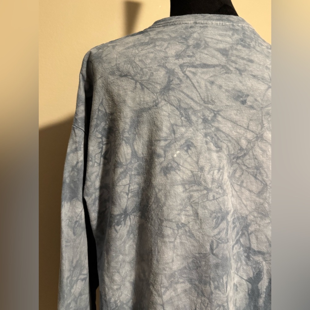 EUC The Mountain Blue and White Snow Plow Wolf Graphic Long Sleeve Tee size XL - Picture 8 of 11
